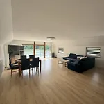 Domki Letniskowe Szczycionek 山林小屋 *