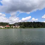 Domki Letniskowe Szczycionek 山林小屋 什奇特诺