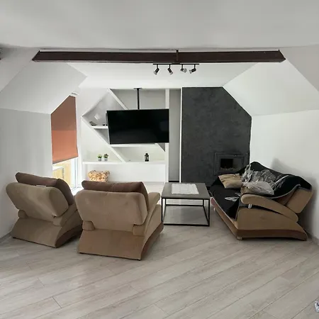 Nadbrzegiem Szczycionek - Caloroczne Nad Jeziorem Lodge