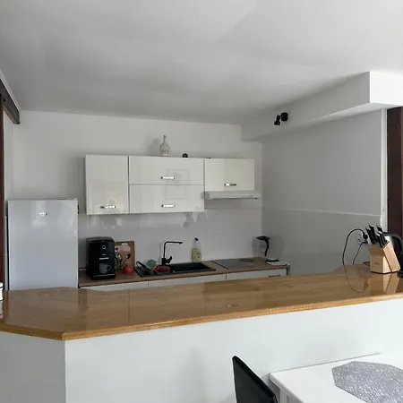 Nadbrzegiem Szczycionek - Caloroczne Nad Jeziorem Szczytno (Warmian-Masurian)