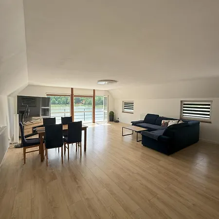 Nadbrzegiem Szczycionek - Caloroczne Nad Jeziorem Lodge *