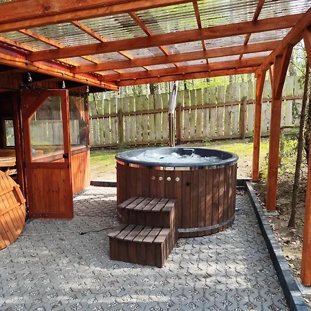 Letniskowe Szczycionek Lodge *