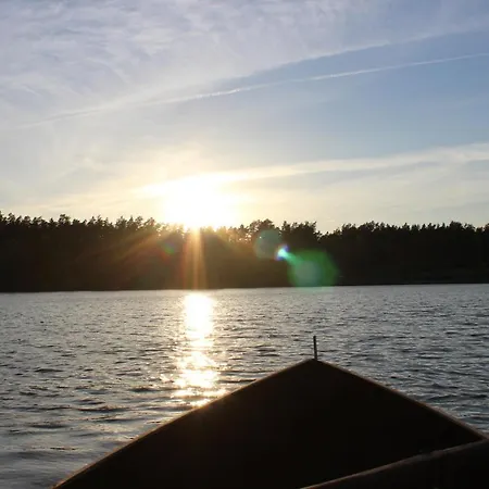 Nadbrzegiem Szczycionek - Caloroczne Nad Jeziorem Szczytno (Warmian-Masurian)