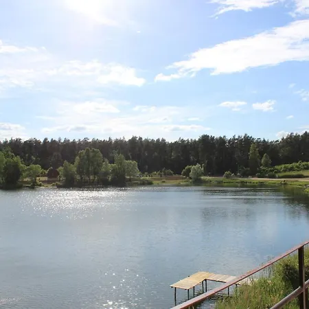 Nadbrzegiem Szczycionek - Caloroczne Nad Jeziorem Lodge *