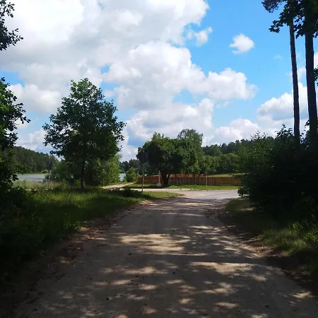 Nadbrzegiem Szczycionek - Caloroczne Nad Jeziorem Szczytno (Warmian-Masurian)
